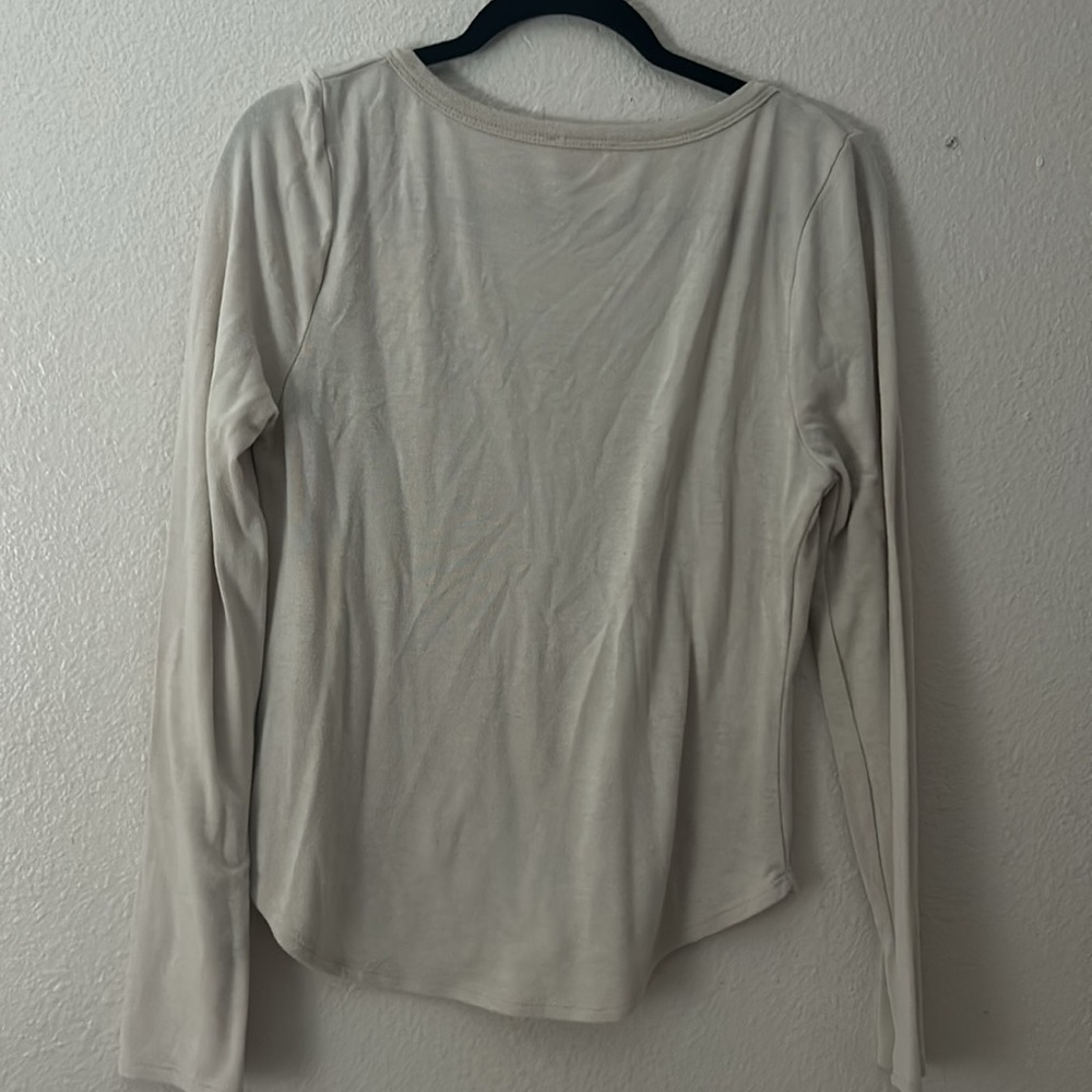 NWOT PINK LILY boutique tan Henley long sleeve tshirt - Picture 6 of 6